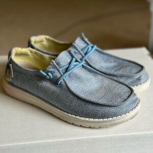 HEYDUDE - HEY DUDE - KIDS - GIRLS - SLIP ON - SIZE 5Y - SIZE 5C - BLUE / WHITE